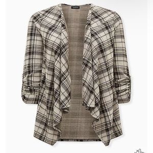 TORRID BLACK & IVORY PLAID DRAPE JACKET